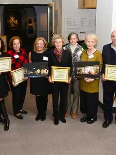 Greenwich Chamber Picks Storefront Decorating Contest Winners