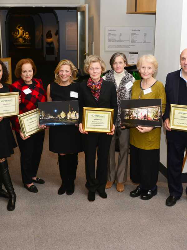 Greenwich Chamber Picks Storefront Decorating Contest Winners