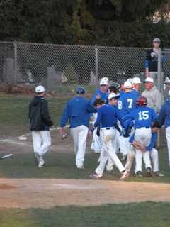 Hendrick Hudson HS Baseball Team Knocks Off Arlington