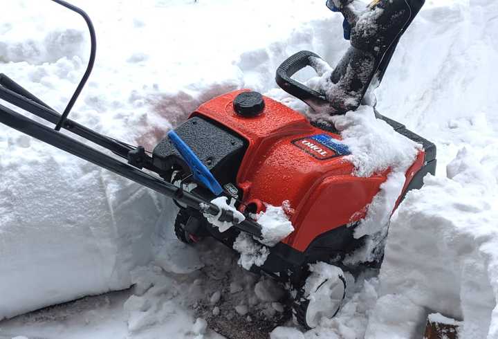 Snow blower