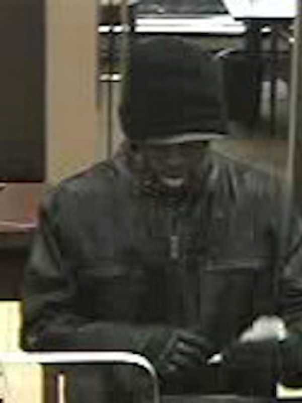 Suspect On Loose After Bank Robbery In Rockland