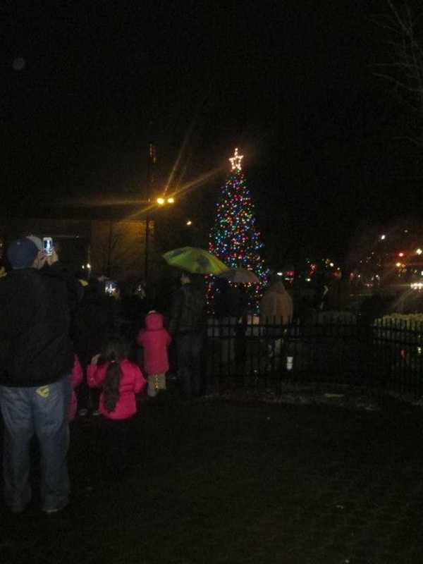 Lodi Tree-Lighting Ceremony To Be Held Dec. 4