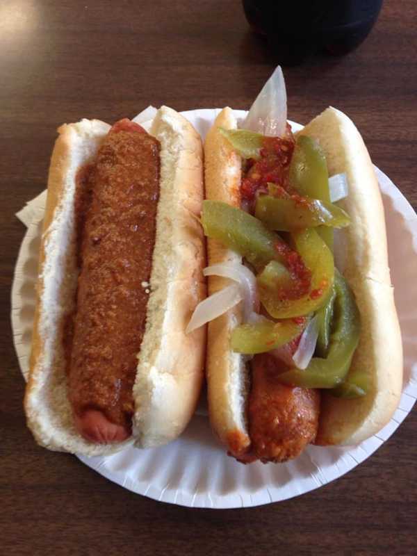 Weenie Wars: Poughkeepsie's Smith Street Competes For DVlicious Best Dogs