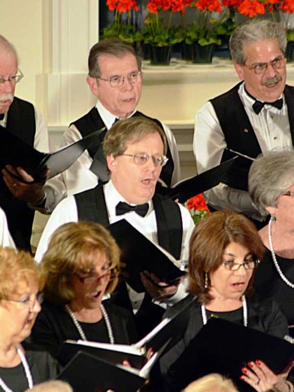 Fair Lawn Choir's Holiday Performance Benefits Scholarship Fund