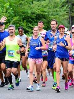New York's Largest Running Club Trains In Palisades Park