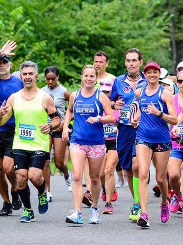 New York's Largest Running Club Trains In Palisades Park
