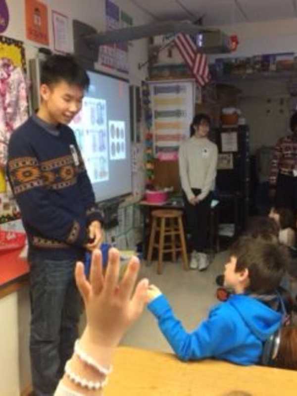 Bronxville Elementary School Learns About China From Visitors