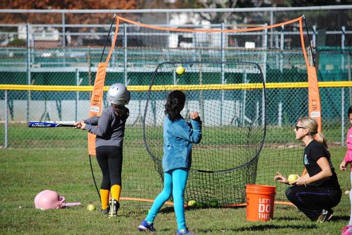 Teaneck Little Leaguers Participate In MLB 'Pitch Hit & Run' Competition