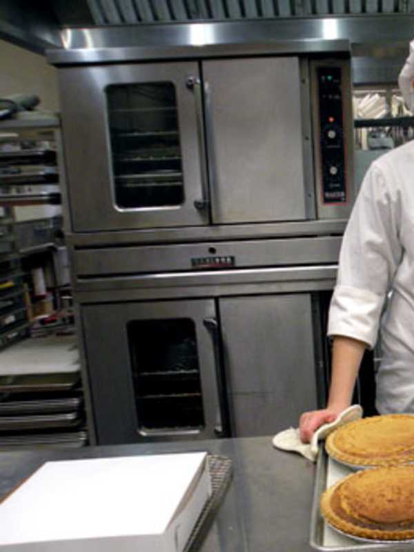 Brewster Tech Students Bake Pies For Needy Families 