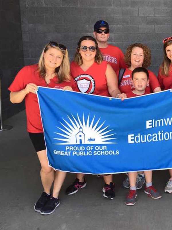 Elmwood Park Teachers Join Autism Speaks Walk
