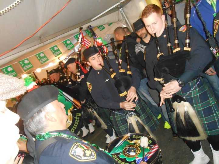 The bagpipes march through on St. Patrick&#x27;s Day at Murph&#x27;s Tavern in Totowa.