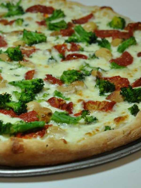 Vote: Poughkeepsie's Giacomo's Shoots For DVlicious 'Best Pizza'