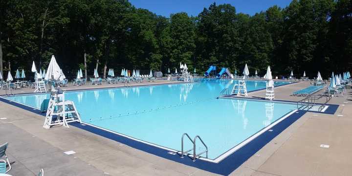 The Bee Meadow Pool and others in Morris County offer memberships to non-residents.