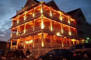 'Not Quite A Full Moon': Magical Asbury Park Restaurant 'Moonstruck' Reopens Partially