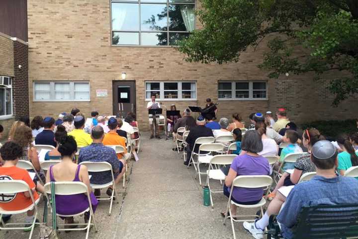 Closter Temple Organizes July Rummage Sale