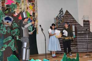 Pines Bridges, Walden Students Perform 'The Wizard Of Oz'