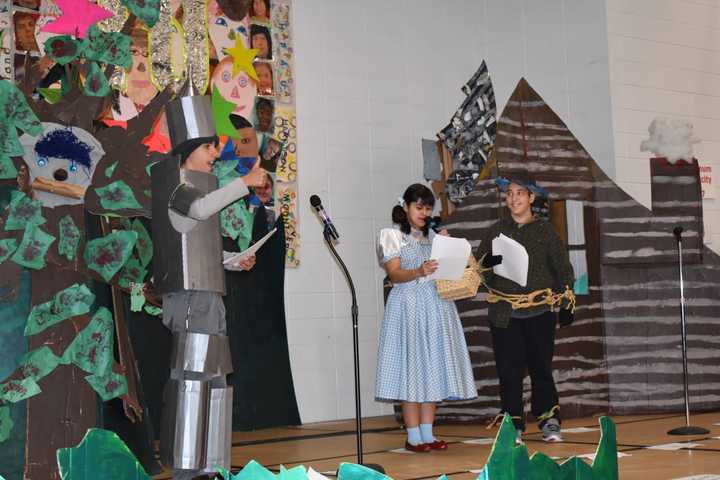 Pines Bridges, Walden Students Perform 'The Wizard Of Oz'