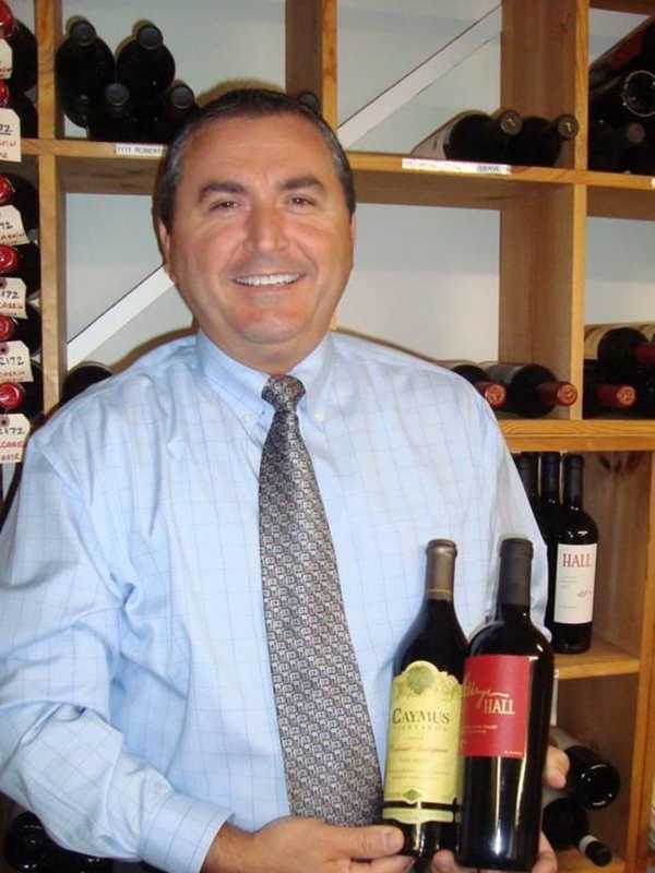 River Palm In Edgewater Organizes Wine Tasting Event