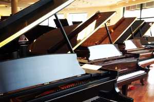 Steinway & Sons Offers Deep Piano Discounts At Closing Westport Store