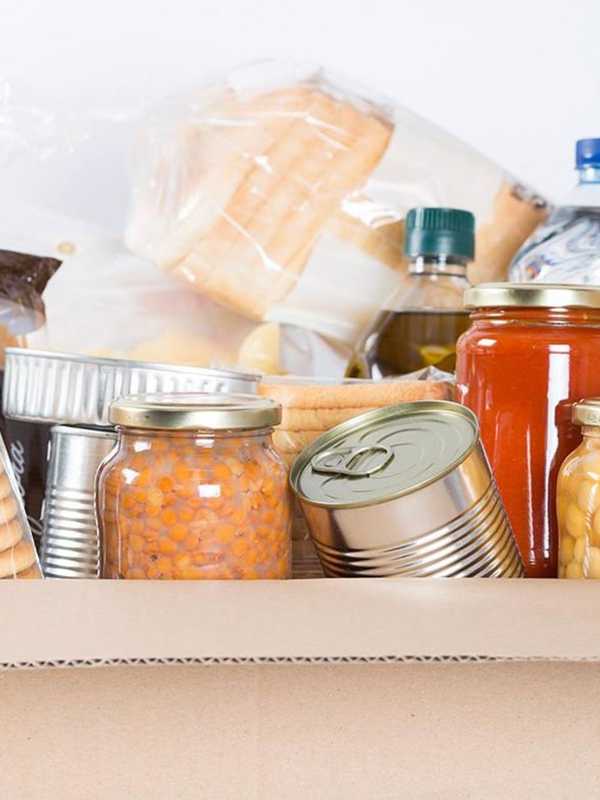 Curves Holds Food Drive In Mount Pleasant