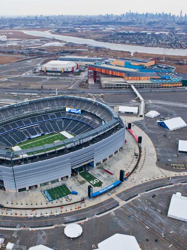 East Rutherford's MetLife Stadium Turns Teal For Alzheimer's Awareness