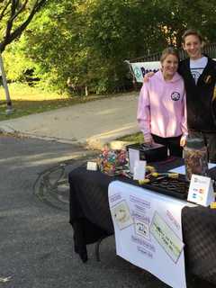 Siblings Craft Bracelets To Aid Tenafly Pet Rescue 