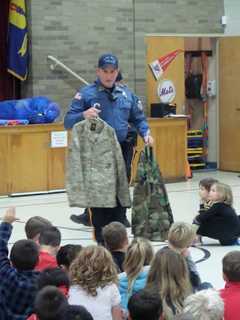 Park Ridge Police Officers Share Veteran Experience With Kids