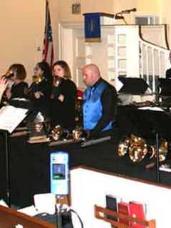 Handbell Choir Rings In Holidays In Woodland Park