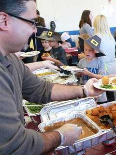 Mount Pleasant Third-Graders Enjoy Early Thanksgiving Meal