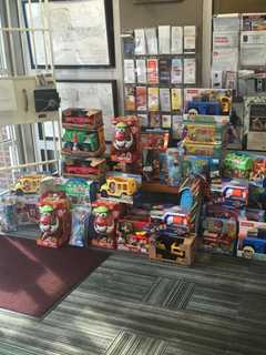 Park Ridge Police Say Resident Made Huge Holiday Toy Donation