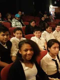 Peekskill Middle School Chorus Sing At Daisy Jopling Concert