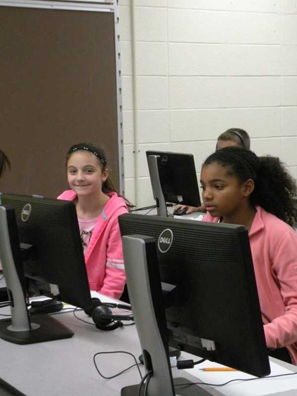 Fulmar Road Elementary Students Participate In 'Hour Of Code'
