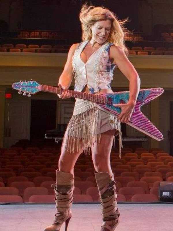United Way Honors Allison Stockel Of Ridgefield Playhouse As Hometown Hero