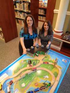Realtor Helps Glen Rock Kids 'Train' To Love Library