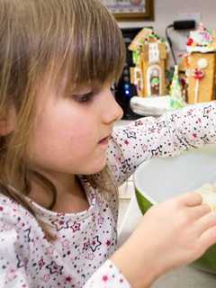 First Grade Saddle River Students Have Gingerbread Show