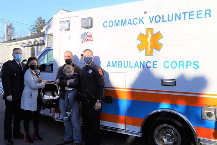Police Officers, Ambulance Crew Help Deliver Baby At Long Island Home