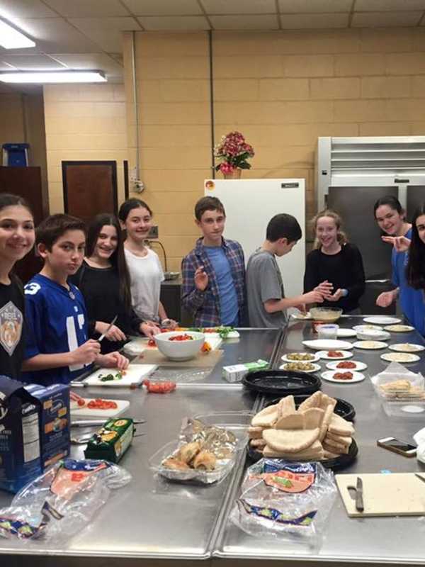 Closter Temple Holding Potluck Shabbat Dinner Tomorrow