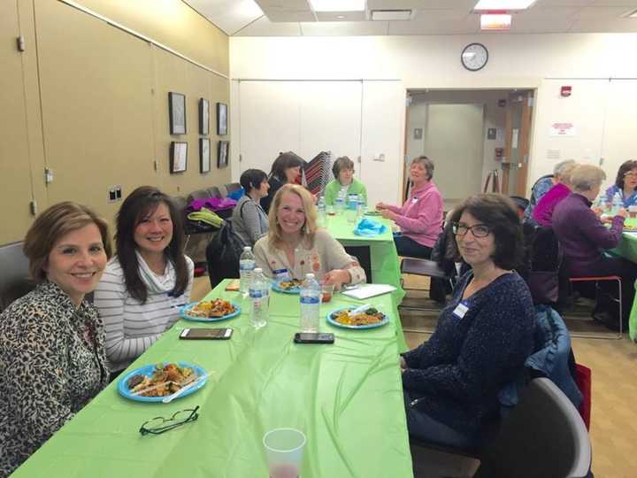 Ramsey Cooks held a meeting at the Ramsey Library.