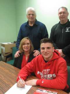 Brewster High Football Star Panucci Gets Scholarship To Sacred Heart