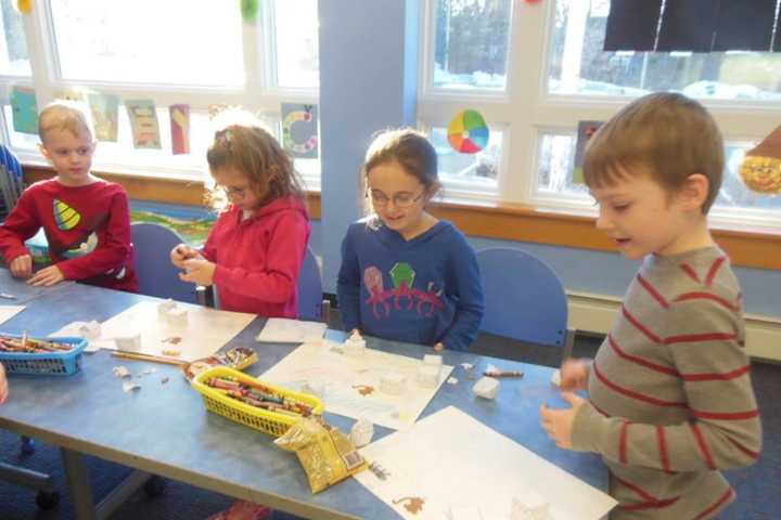 Wyckoff Library Joins Global Cardboard Challenge