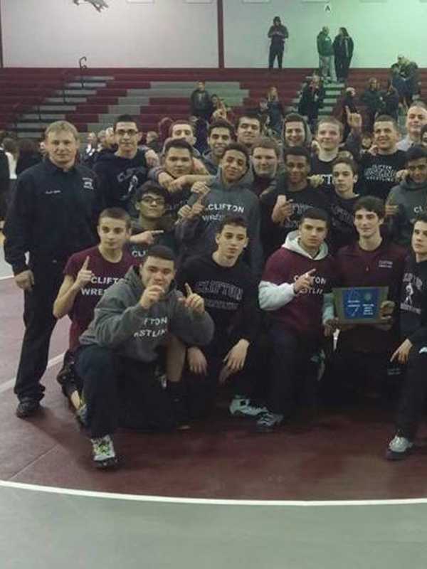 Clifton Wrestlers Win Sectional Title