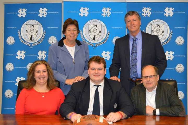 Rutherford Football Player Commits To Sacred Heart