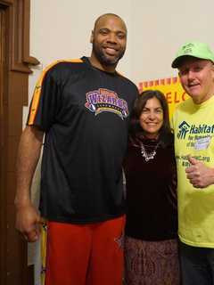 Harlem Wizards Take On New Rochelle School District Team In Fundraiser