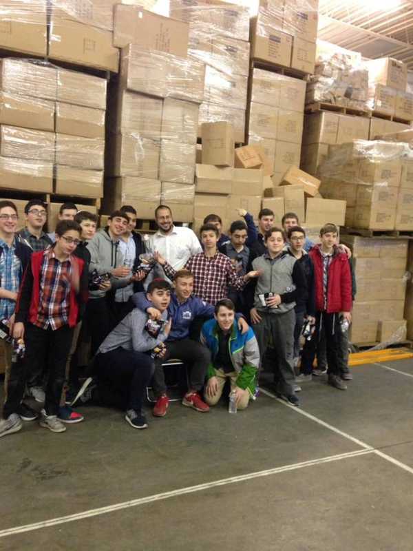 New Hempstead Nonprofit Packages Food For Jewish Servicemen, Women