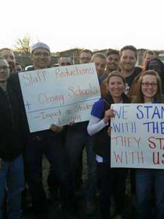 Clarkstown Teachers Association Rallies For New Contract