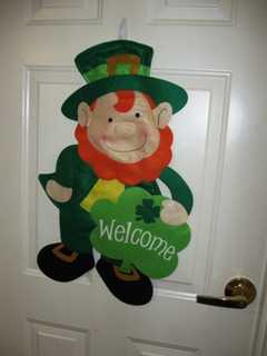Rutherford Library Organizes St. Patrick's Day Craft