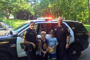 Fox Run Elementary Students Get Ride To School From Police Chief