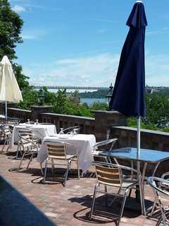 Edgewater's Le Jardin Wins DVlicious 'Best Outdoor Dining In Bergen'