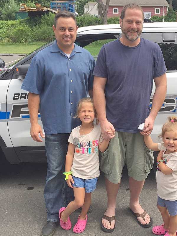 Brookfield Families Come Out To Thank Police Force