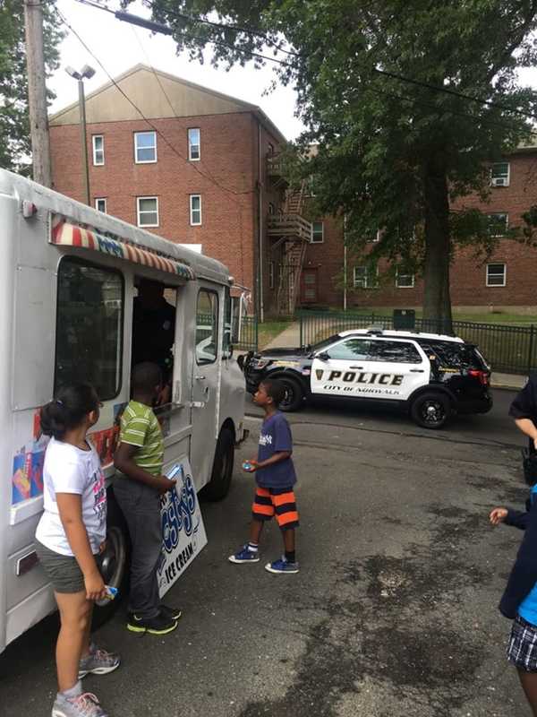 Norwalk Police Dish Up Frozen Treats With Mr. Frosty